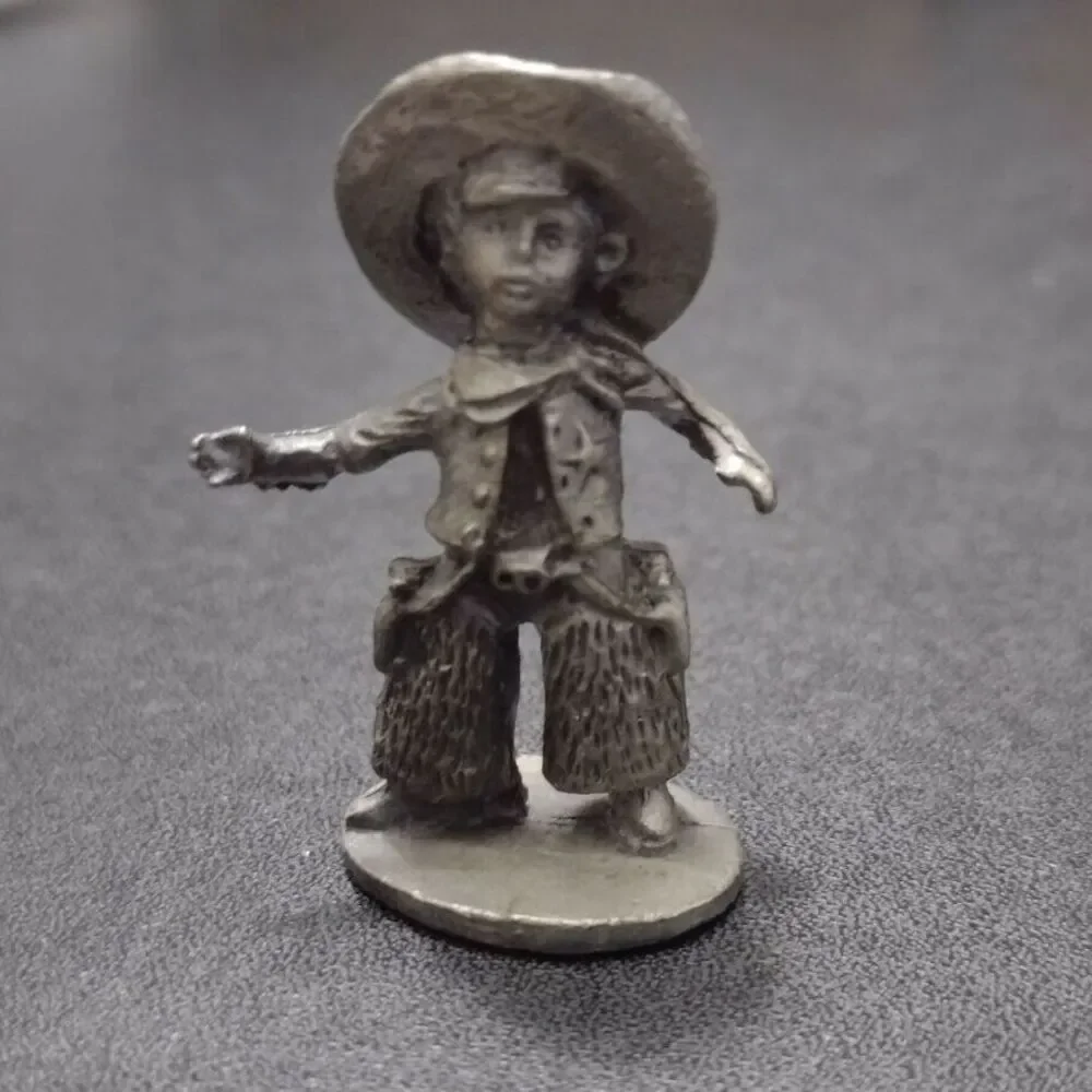 Little Quick Draw pewter figurine